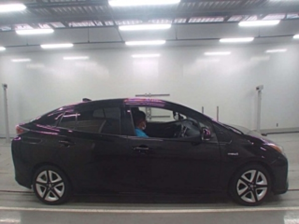 Toyota Prius S Touring Selection 2015
