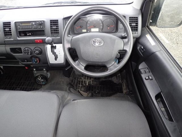 Toyota Hiace Van Long DX 4WD 2015
