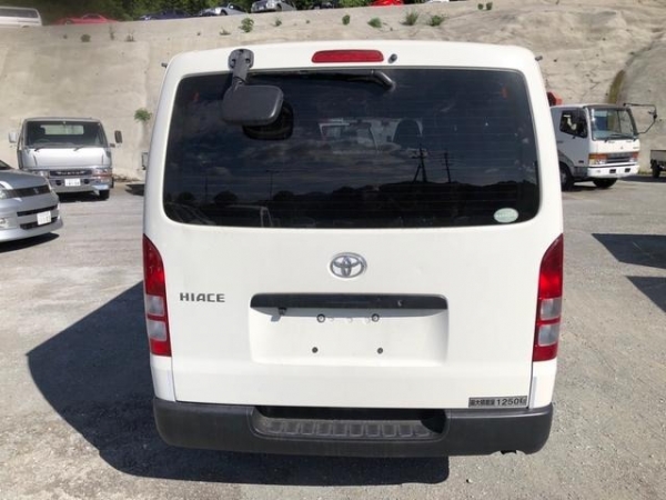 Toyota Hiace Van DX 2015